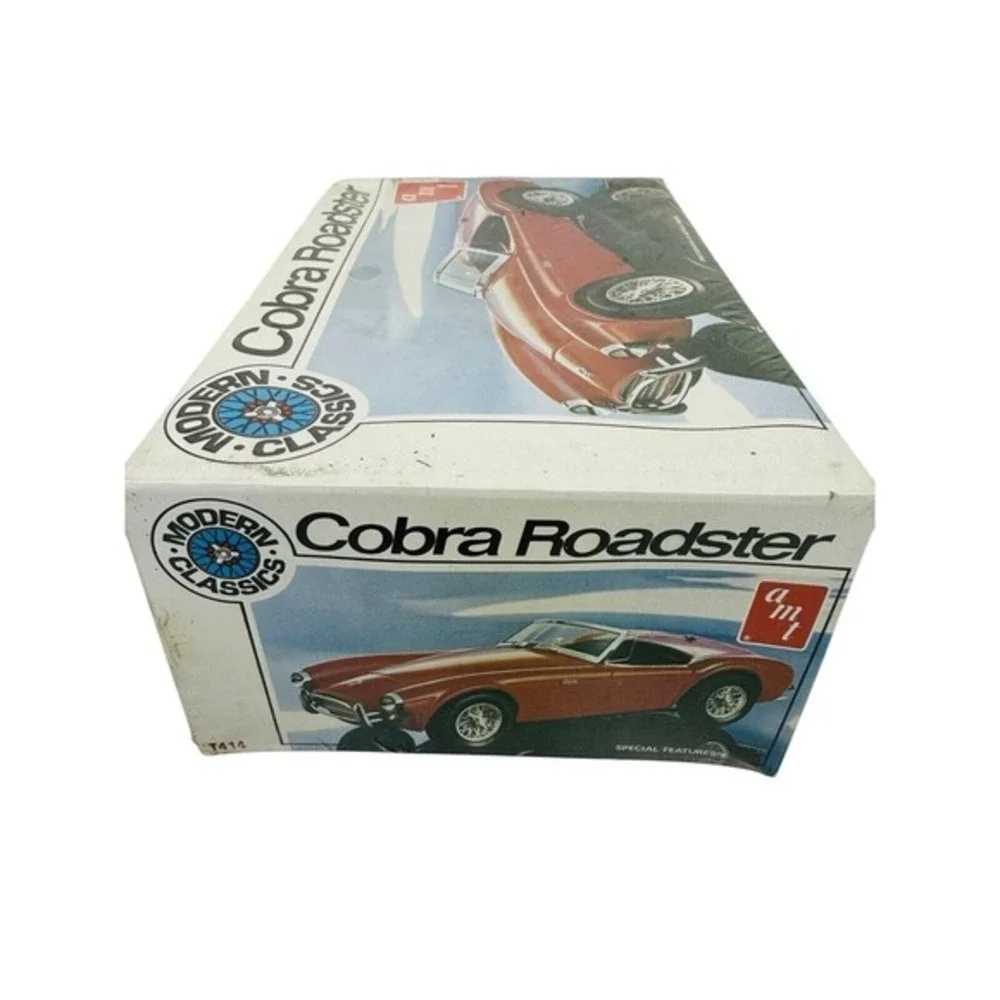 AMT Cobra Roadster Modern 1:25 Scale Classics Model Kit #T414 Factory Sealed NOS